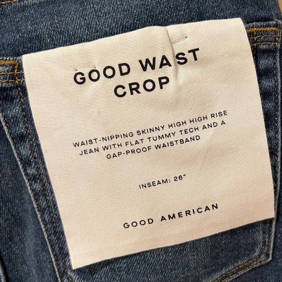 Good American Good Waist Cropped Raw Edge Skinny Jeans in Blue676 (00) - Picture 9 of 13